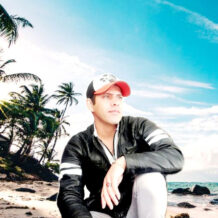 دانلود آهنگ جدید الوین خواجه به نام گوش به حرف من میدی